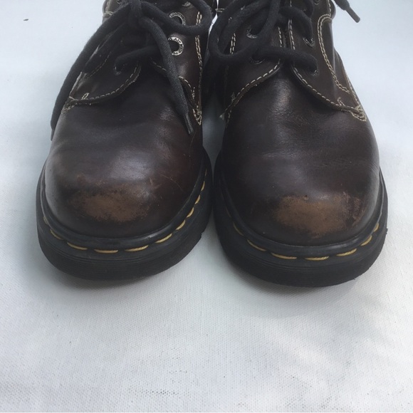 Dr. Martens Brown Oxfords Classic Design - Picture 3 of 9